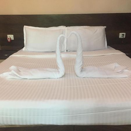 Ave Maria Guest House Кандолим Екстериор снимка