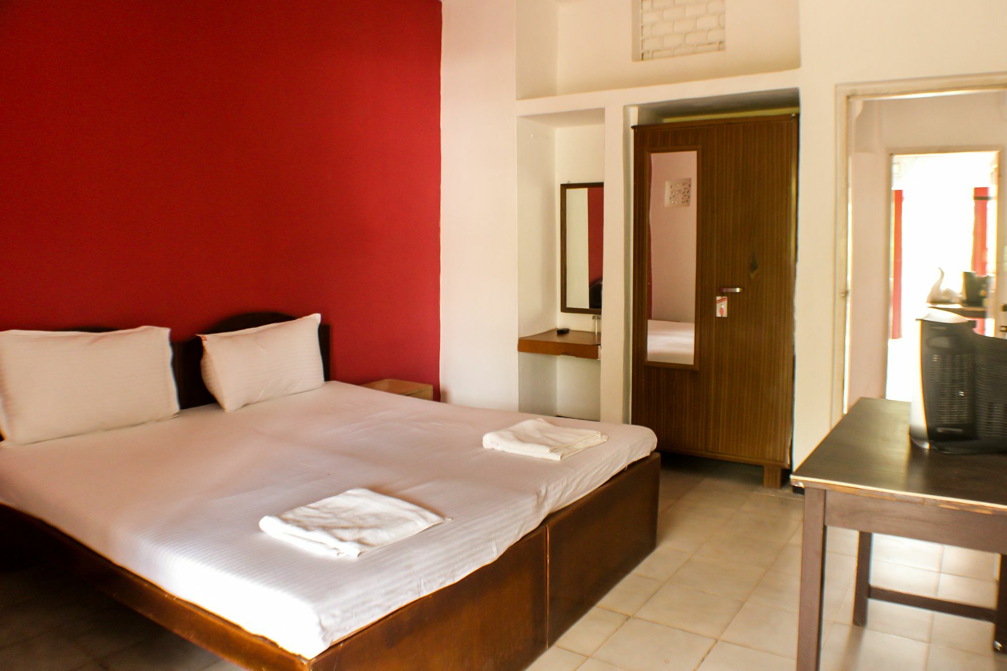 Ave Maria Guest House Кандолим Екстериор снимка